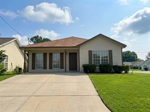 2208 Summerwind Dr, Phenix City, AL 36869