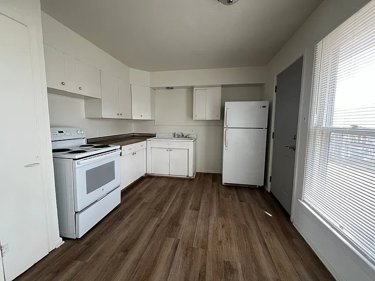 1120 NW Carroll Dr — Photo 5