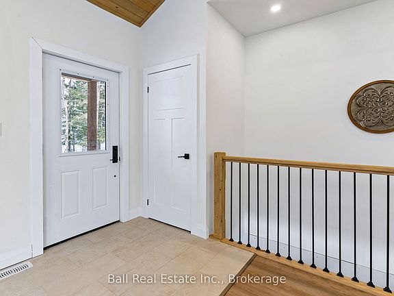 2nd image of 180 Lakeview St