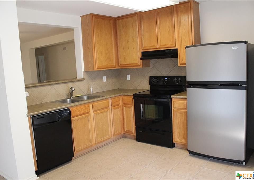 2nd image of 210 Calixto Ct
