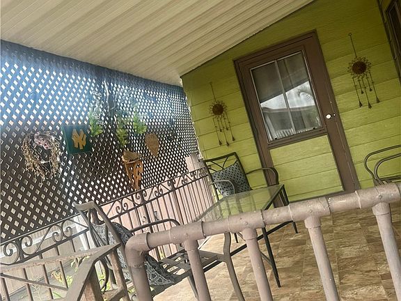 4th image of 12700 Elliott Ave #406
