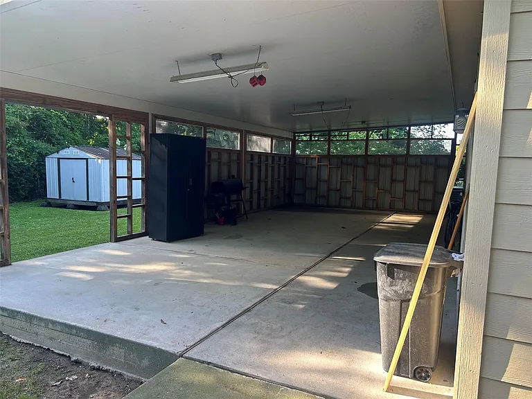 1005 E Main St — Photo 4