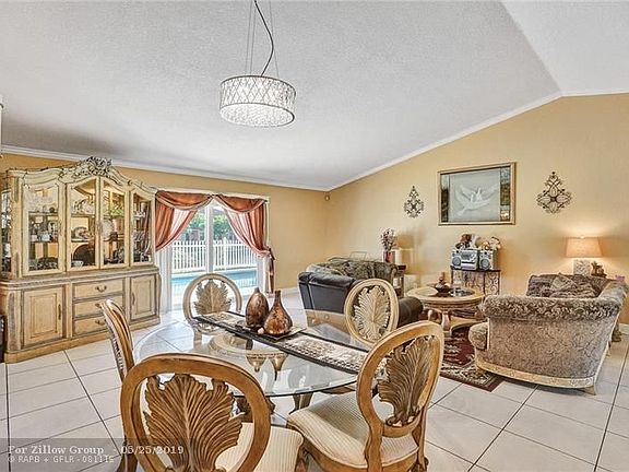 5th image of 11372 NW 43rd Pl