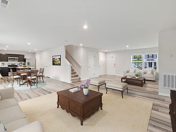 3rd image of 2709 Huntmere Ln