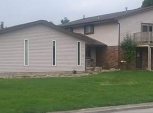 7 Corey Ave, Sullivan, IL 61951