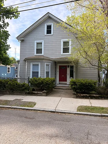 18 Bowen St #1 Photo 1