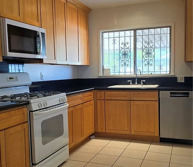 787 W Markland Dr — Photo 10