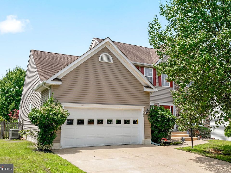 1st image of 1005 Great Oaks Ln