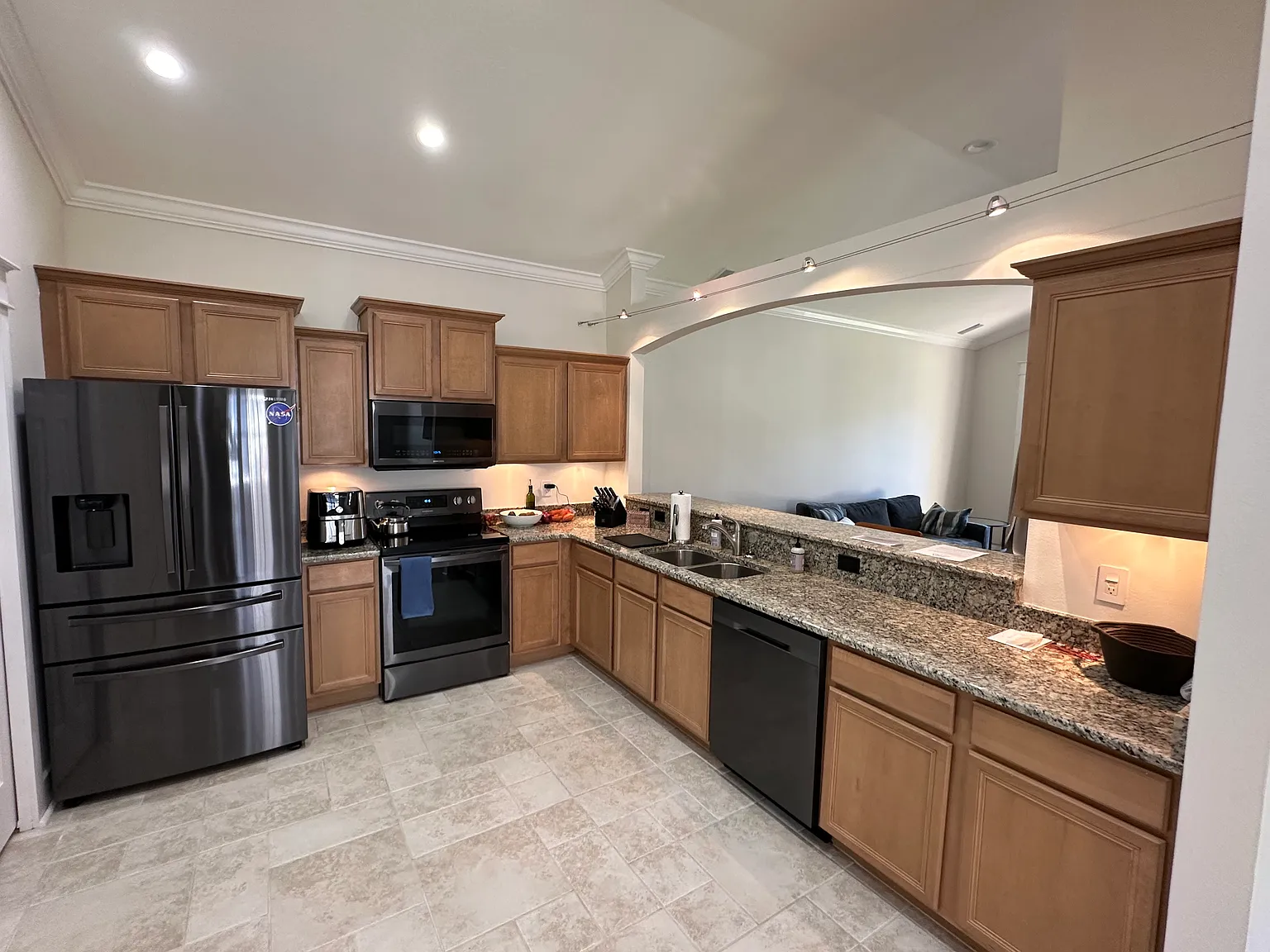 2 bed, 1298 sqft, $2,000 — Photo 3