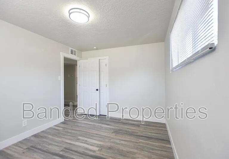 5155 S 4660 W — Photo 17