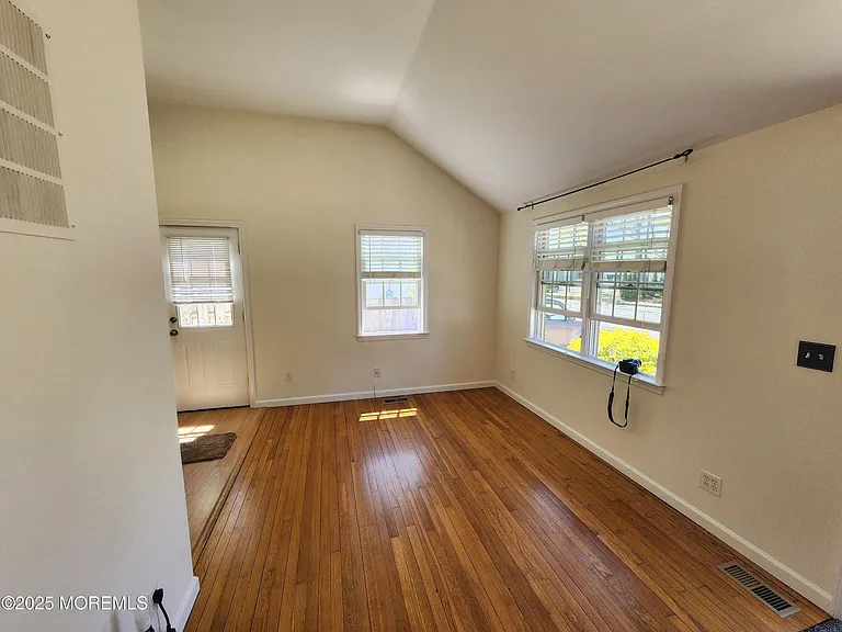 21 Coolidge Dr — Photo 3