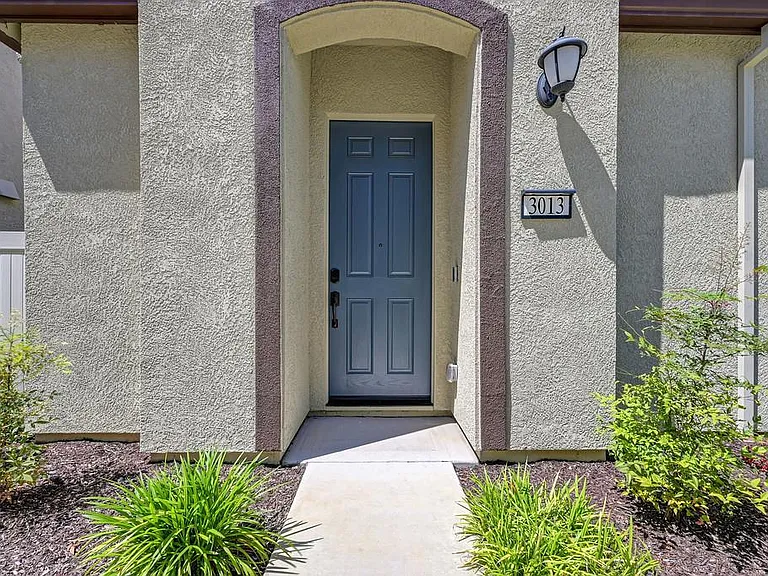 3013 Mohawk Way — Photo 2