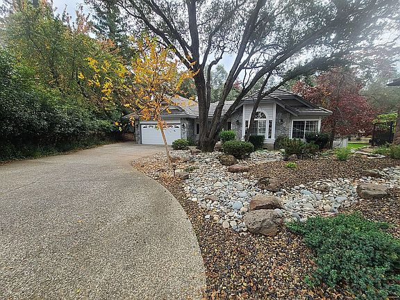 Nearly 2800 sf house
