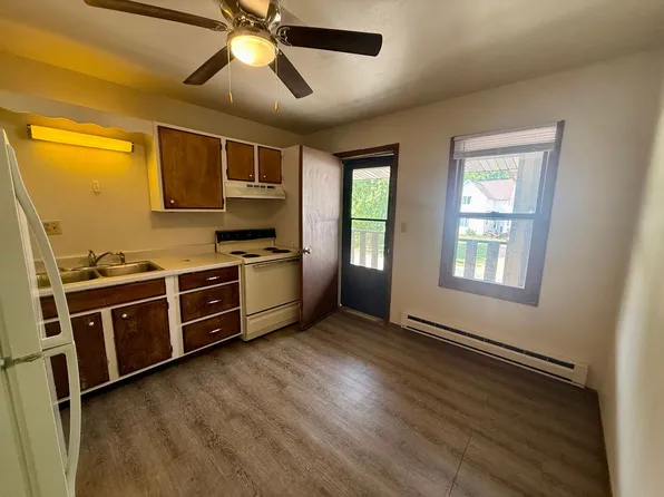 203 E Front St, 203 E Front St APT 4, Wittenberg, WI 54499