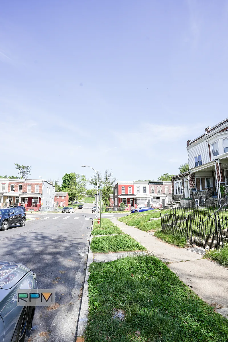 Building Photo - 2711 W Mosher St