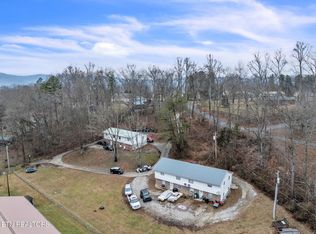 211 Timberlake Cir, Jacksboro, TN 37757