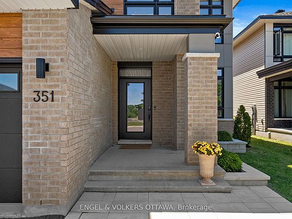 3rd image of 351 Shuttleworth Dr