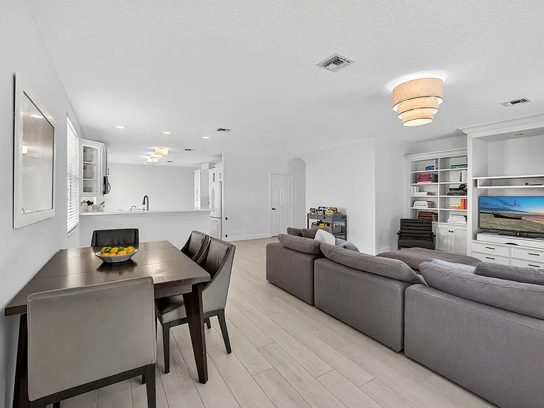 2114 Chagall Cir — Photo 15