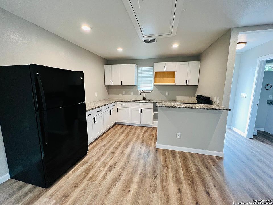 1st image of 158 Halliday Ave #3