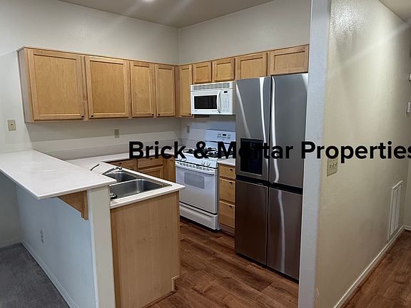 2nd image of 1678 N Highway 395 #10