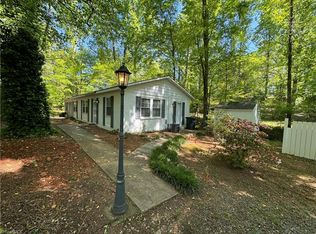 2560 N Old 52 Rd, Pinnacle, NC 27043