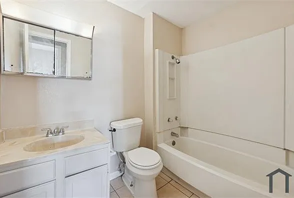 1400 Clamp Ave #403 — Photo 13