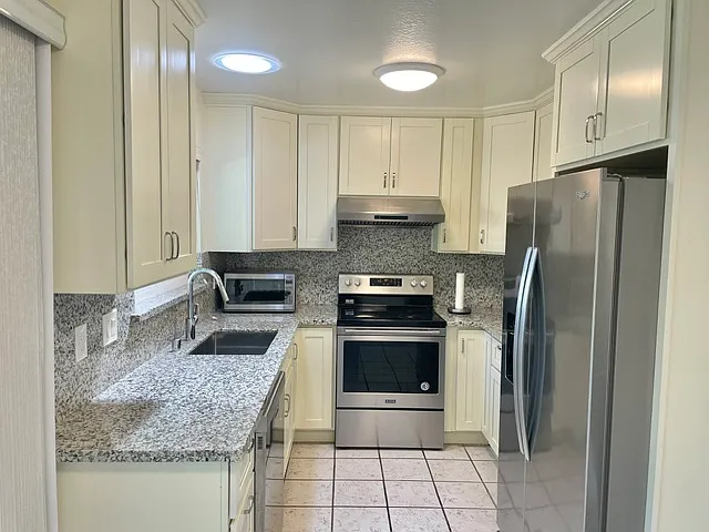 1434 Miramonte Ave — Photo 6