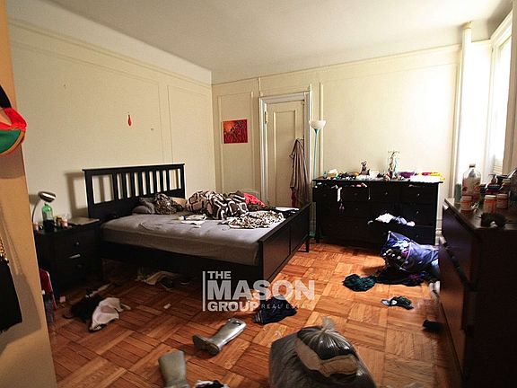 2nd image of 201 W 92nd St APT 4L