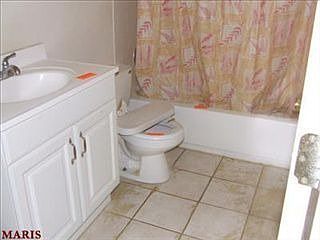 4th image of 528 Graf Ave