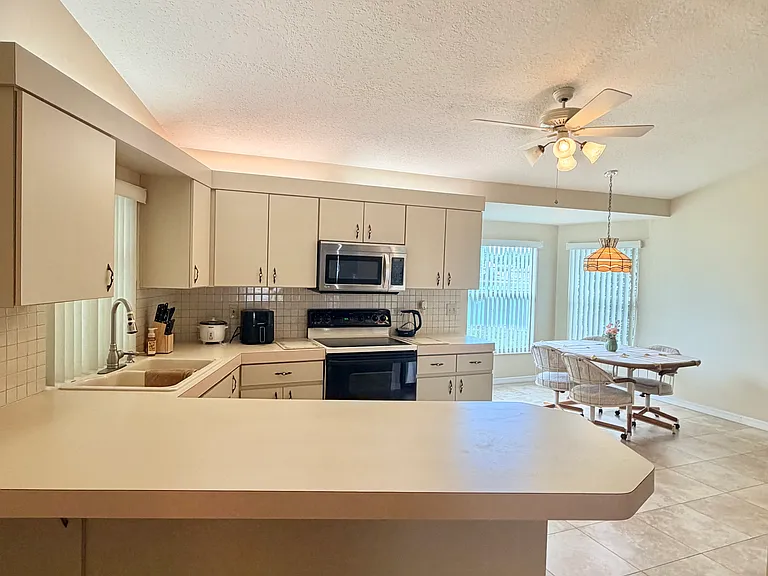 5647 Dalton Ct — Photo 6