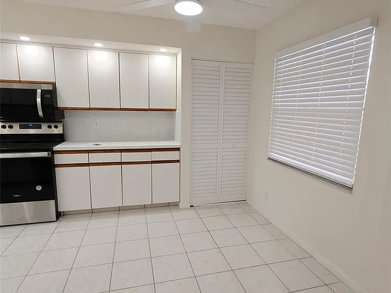 1801 Eleuthera Point #J3 — Photo 7