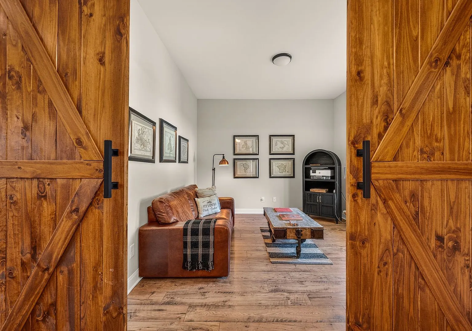 Spacious 4BR Home with Office & Covered Porch in Chapel Ridge — Photo 3