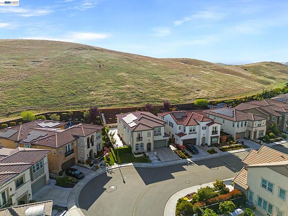2nd image of 2134 Elderberry Dr