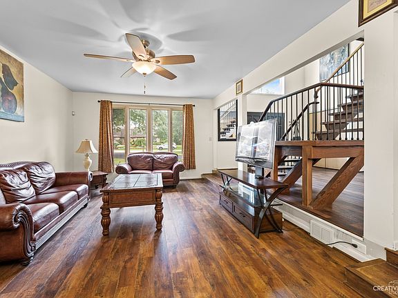 4th image of 129 Graymoor Ln