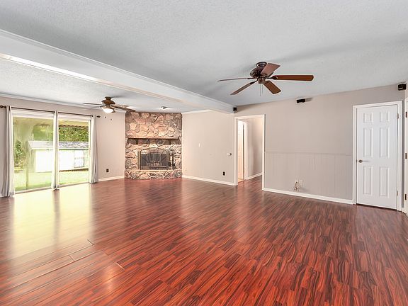 2nd image of 72 Aspen Ave