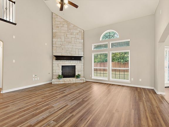 4th image of 852 State St