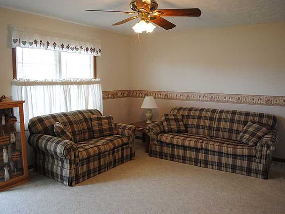 2nd image of 738 Barbara Dr