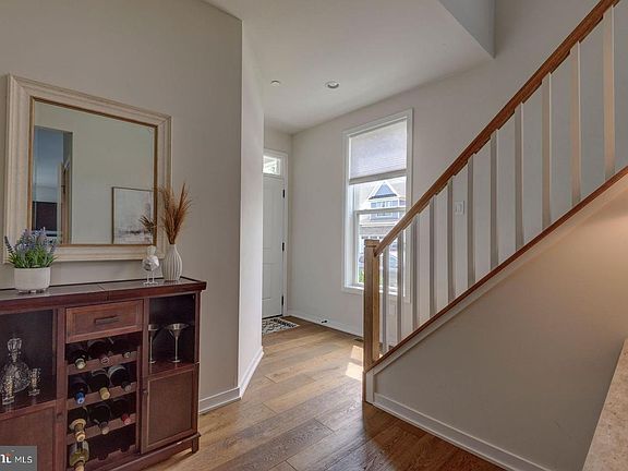 2nd image of 102 Segel Dr