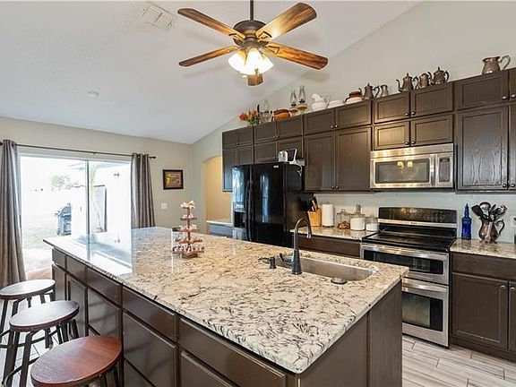 3rd image of 1138 Jayhil Dr