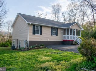 13 Crestview Dr, Front Royal, VA 22630