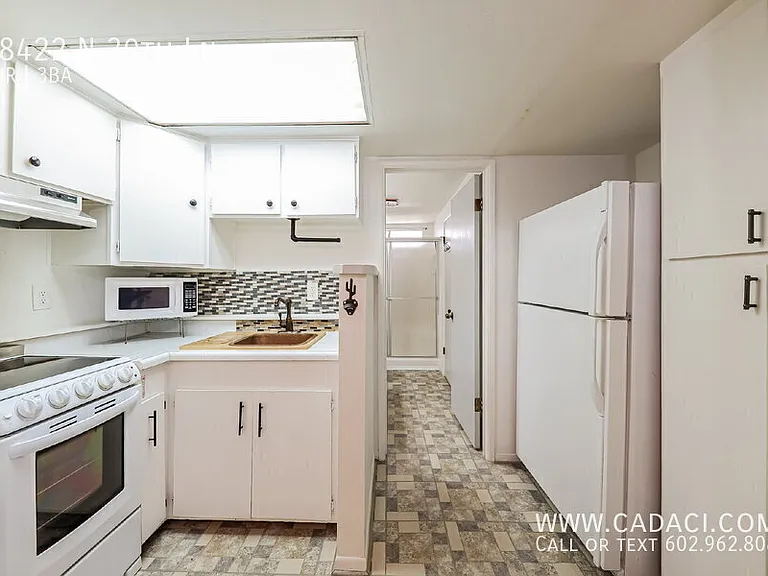 18422 N 30th Ln — Photo 31
