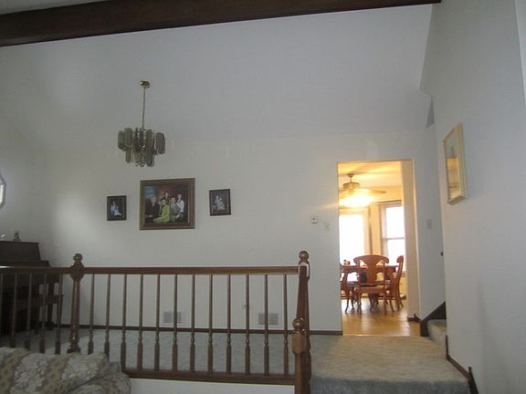 4th image of 18913 Meadow Creek Dr