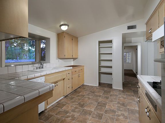 4th image of 5022 Lauderdale Ave