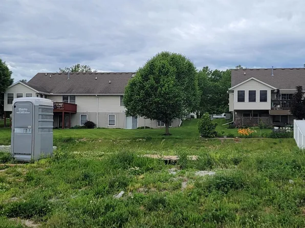 1708 E 6th St #A, Coal Valley, IL 61240