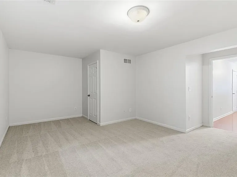 6710 Stoneleigh Way — Photo 27