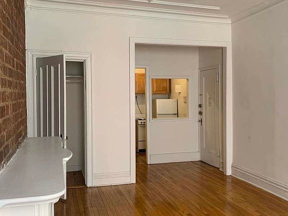 4th image of 336 E 55th St APT 1A