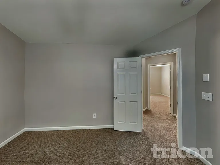 8000 McGarry Trl — Photo 9