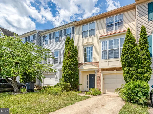 3020 Frankfurt Ct, Woodbridge, VA 22191