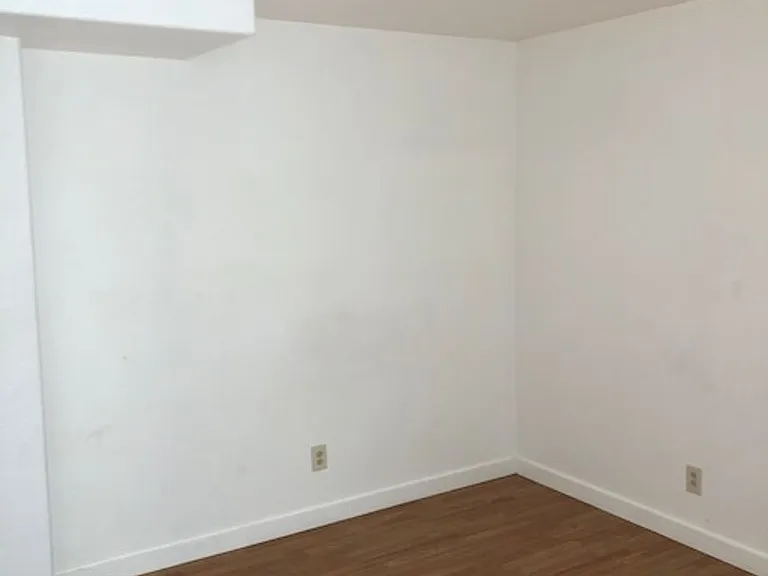 704 Indiana St — Photo 24