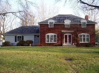 4305 W 94th St, Prairie Village, KS 66207